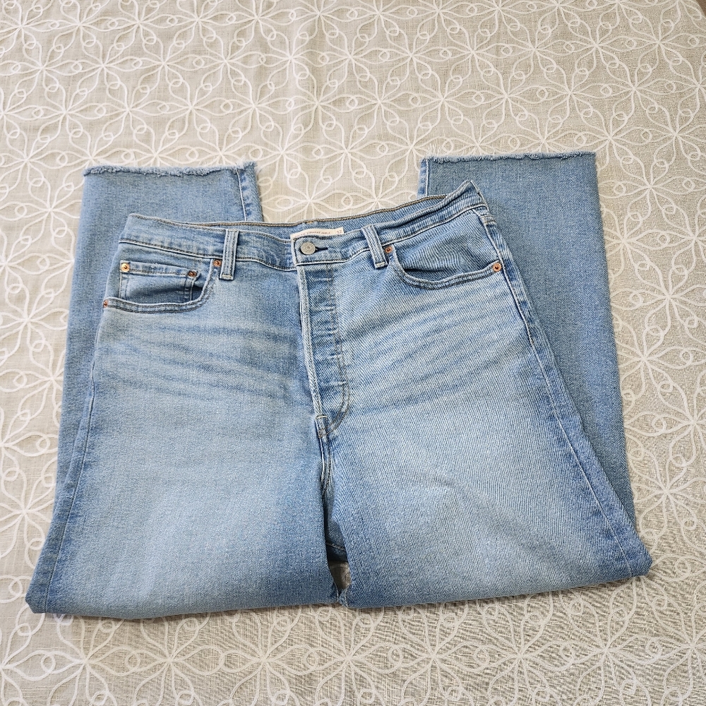 Levi's Ribcage Straight Ankle Jeans
